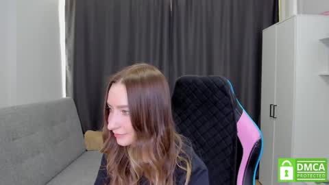 Snapshot of luminaya chatting on 05.06.26 Naya online show from 05.06.26