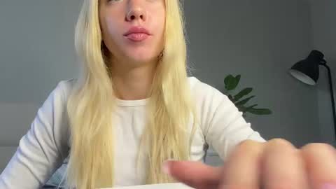Snapshot of lumineess chatting on 07.16.26 Catherine online show from 07.16.26