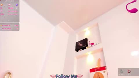 Snapshot of luminous__queen chatting on 02.01.25 luminous__queen online show from 02.01.25