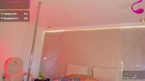 Snapshot of luminous__queen chatting on 03.08.25 luminous__queen online show from 03.08.25