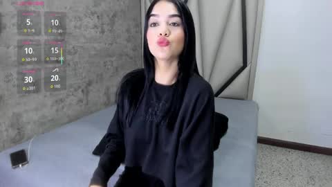 Snapshot of luna__02 chatting on 05.12.26 Luna online show from 05.12.26