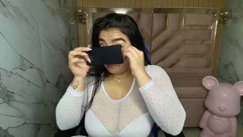 Snapshot of luna__r_ chatting on 05.05.26 Luna online show from 05.05.26
