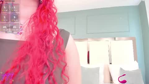Snapshot of luna__vegga chatting on 06.20.26 Luna online show from 06.20.26