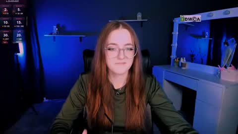 luna_berryy online show from 03.11.25