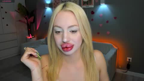 Snapshot of luna_beverly chatting on 02.22.26 luna_beverly online show from 02.22.26