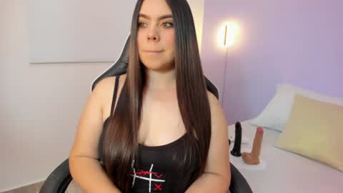Snapshot of luna_blazze_ chatting on 06.19.26 L U N A online show from 06.19.26