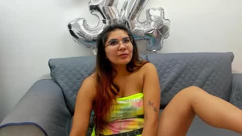 Snapshot of luna_dumont chatting on 01.26.25 luna  online show from 01.26.25