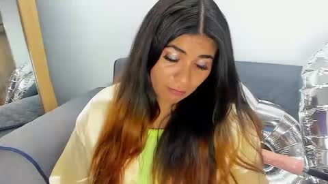 Snapshot of luna_dumont chatting on 01.27.25 luna  online show from 01.27.25