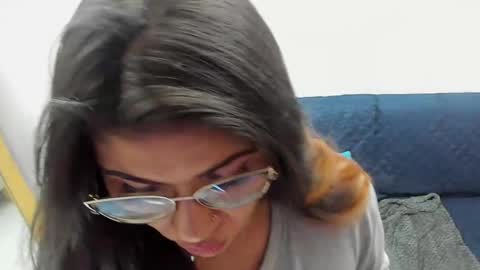 Snapshot of luna_dumont chatting on 02.03.25 luna  online show from 02.03.25