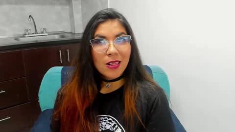 Snapshot of luna_dumont chatting on 02.06.25 luna  online show from 02.06.25