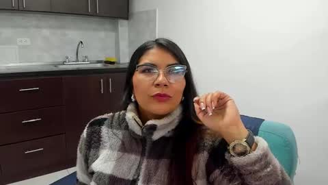 Snapshot of luna_dumont chatting on 02.13.25 luna  online show from 02.13.25