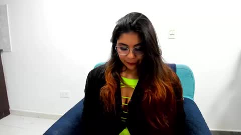 Snapshot of luna_dumont chatting on 02.21.25 luna  online show from 02.21.25