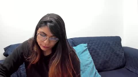 Snapshot of luna_dumont chatting on 02.28.25 luna  online show from 02.28.25