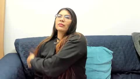 Snapshot of luna_dumont chatting on 03.02.25 luna  online show from 03.02.25