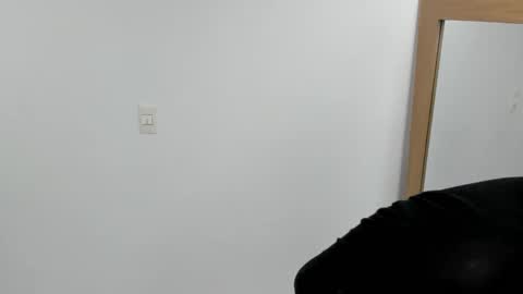 Snapshot of luna_dumont chatting on 03.08.25 luna  online show from 03.08.25