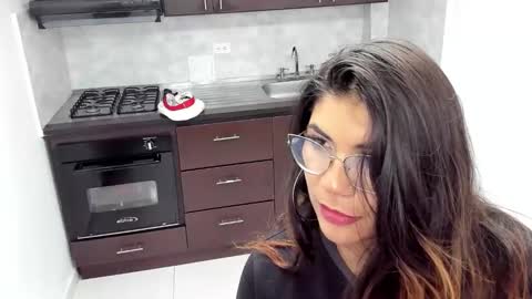 Snapshot of luna_dumont chatting on 03.11.25 luna  online show from 03.11.25