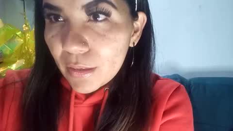 Snapshot of luna_dumont chatting on 09.26.25 luna  online show from 09.26.25