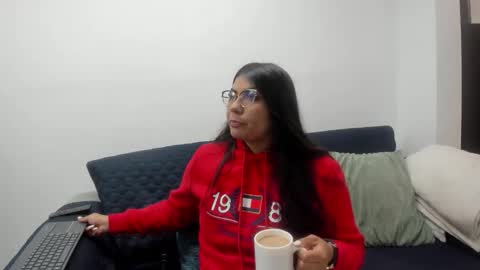 Snapshot of luna_dumont chatting on 09.28.25 luna  online show from 09.28.25
