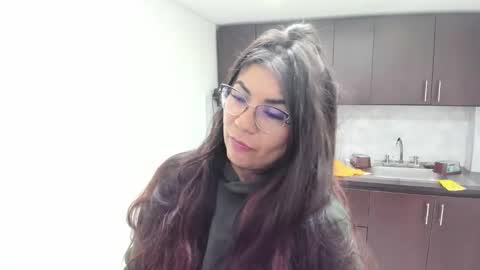 Snapshot of luna_dumont chatting on 10.14.25 luna  online show from 10.14.25