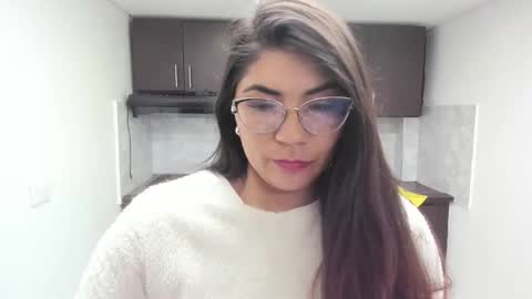 Snapshot of luna_dumont chatting on 10.21.25 luna  online show from 10.21.25