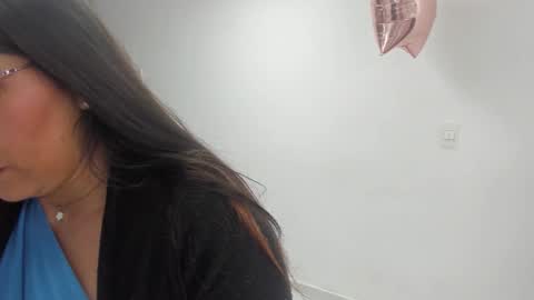 Snapshot of luna_dumont chatting on 02.21.26 luna online show from 02.21.26
