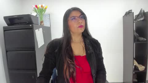 Snapshot of luna_dumont chatting on 02.23.26 luna online show from 02.23.26