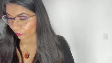 Snapshot of luna_dumont chatting on 03.22.26 luna online show from 03.22.26