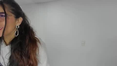 Snapshot of luna_dumont chatting on 05.02.26 luna online show from 05.02.26