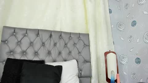 Luna Eva online show from 01.24.25