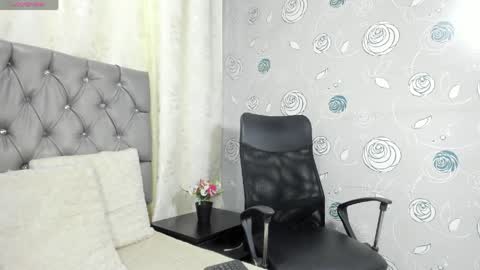 Luna Eva online show from 04.08.26