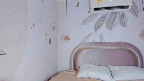 luna_ferrari online show from 04.12.26