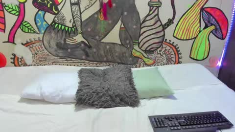 Snapshot of luna_gc chatting on 12.31.24 luna_gc online show from 12.31.24
