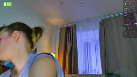 Snapshot of luna_helga chatting on 04.23.26 Luna online show from 04.23.26