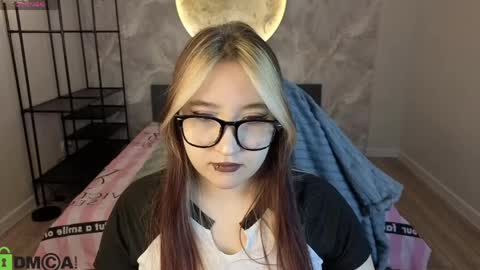 Snapshot of luna_host chatting on 04.03.26 Luna Host online show from 04.03.26