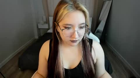 Snapshot of luna_host chatting on 04.16.26 Luna Host online show from 04.16.26