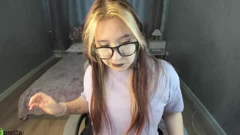Snapshot of luna_host chatting on 05.14.26 Luna Host online show from 05.14.26