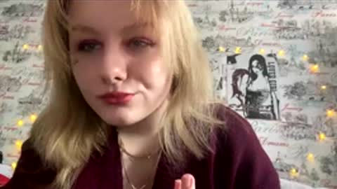 Snapshot of luna_linn chatting on 02.14.26 Luna online show from 02.14.26