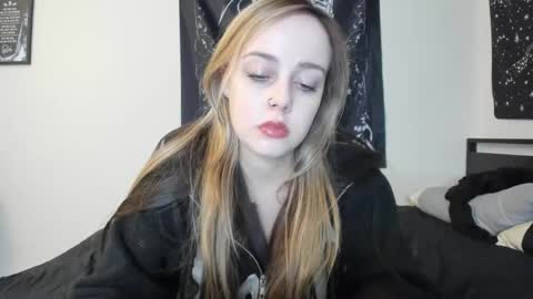 Luna online show from 11.22.25