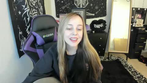 Luna online show from 12.23.25