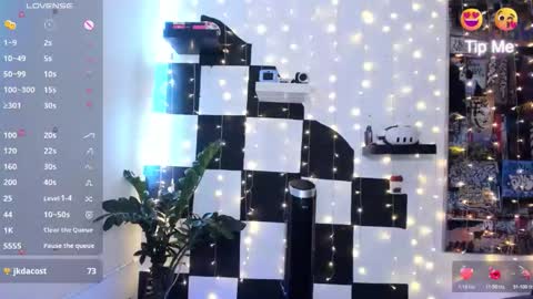 LUNA MCCOY online show from 10.08.25