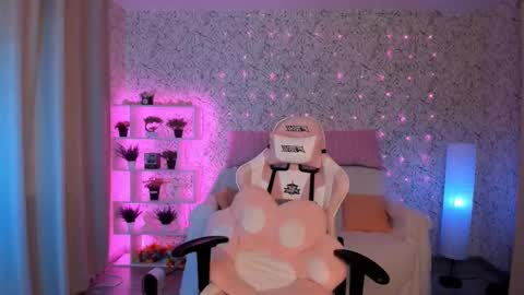 Snapshot of luna_moran chatting on 03.12.25 Lina online show from 03.12.25