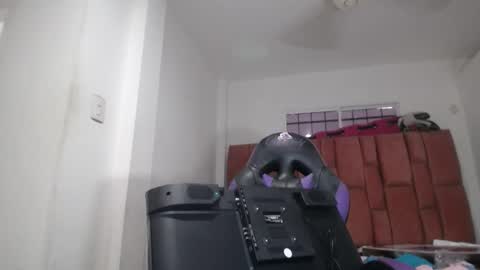 Snapshot of luna_rosita chatting on 12.04.24 Luna online show from 12.04.24