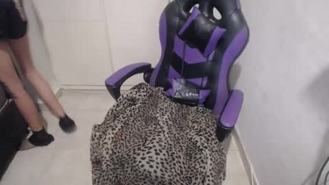 Snapshot of luna_rosita chatting on 12.16.24 Luna online show from 12.16.24