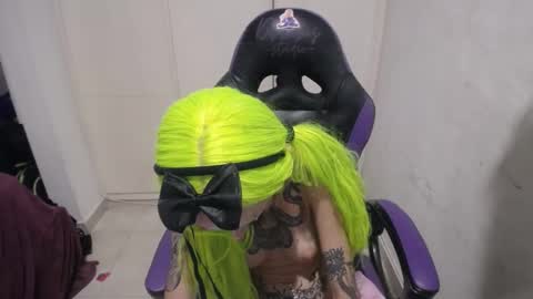 Snapshot of luna_rosita chatting on 12.28.24 Luna online show from 12.28.24