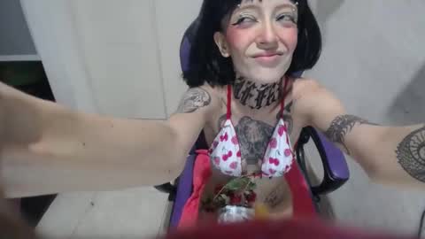 Snapshot of luna_rosita chatting on 01.28.25 Luna online show from 01.28.25