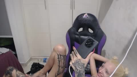 Snapshot of luna_rosita chatting on 01.31.25 Luna online show from 01.31.25