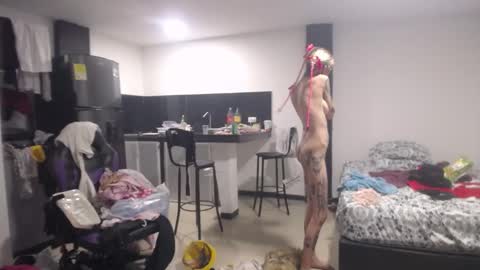 Snapshot of luna_rosita chatting on 03.10.25 Luna online show from 03.10.25