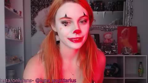 Snapshot of luna_sagittarius chatting on 12.23.25 luna online show from 12.23.25