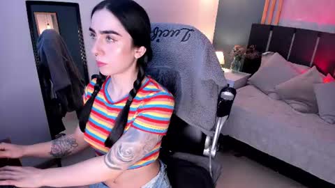 Snapshot of luna_tagliaferri chatting on 07.15.26 Luna online show from 07.15.26