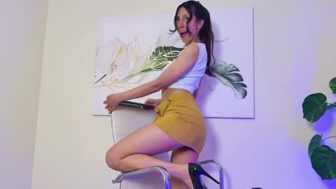 Snapshot of luna_willians chatting on 04.30.26 luna online show from 04.30.26
